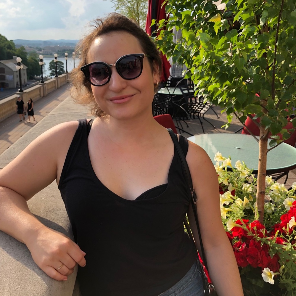Meet your Posher, Christine
